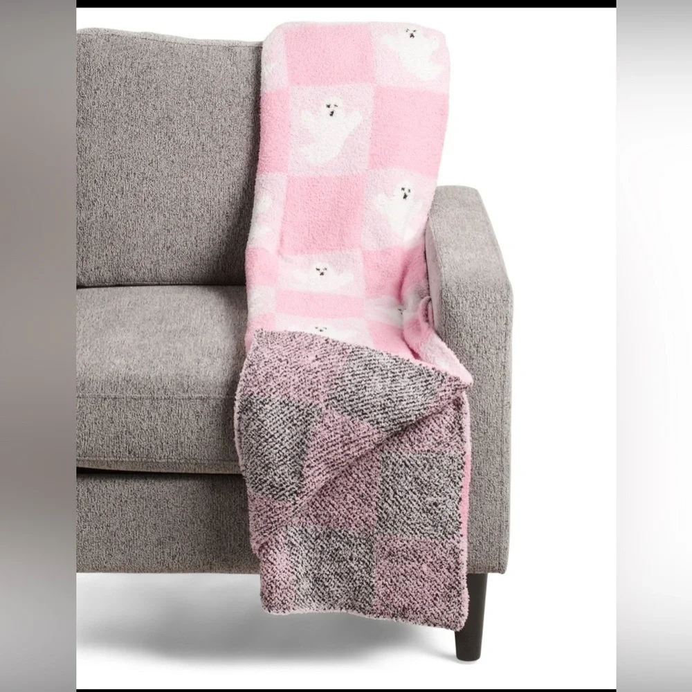 Cupcake & Cashmere Viral Ghost blanket